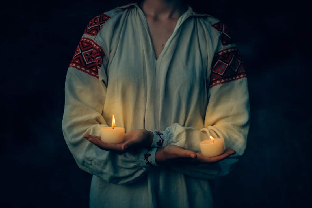 Una plegaria nocturna: el verso secreto de parejas